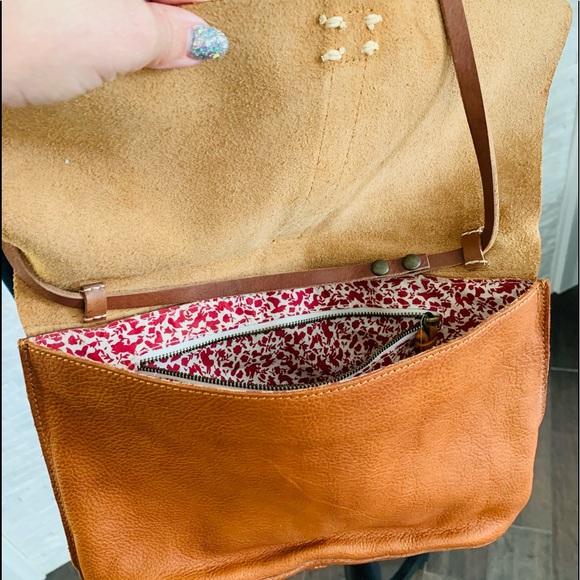 HANDBAG ANTHROPOLOGIE LEATHER BROWN HOLDING HORSES FLAP OVER CROSSBODY - Picture 5 of 8